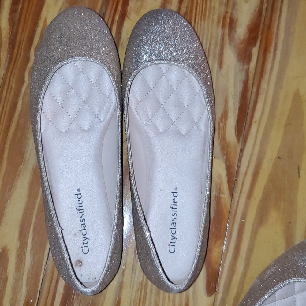 City classified ballet flats